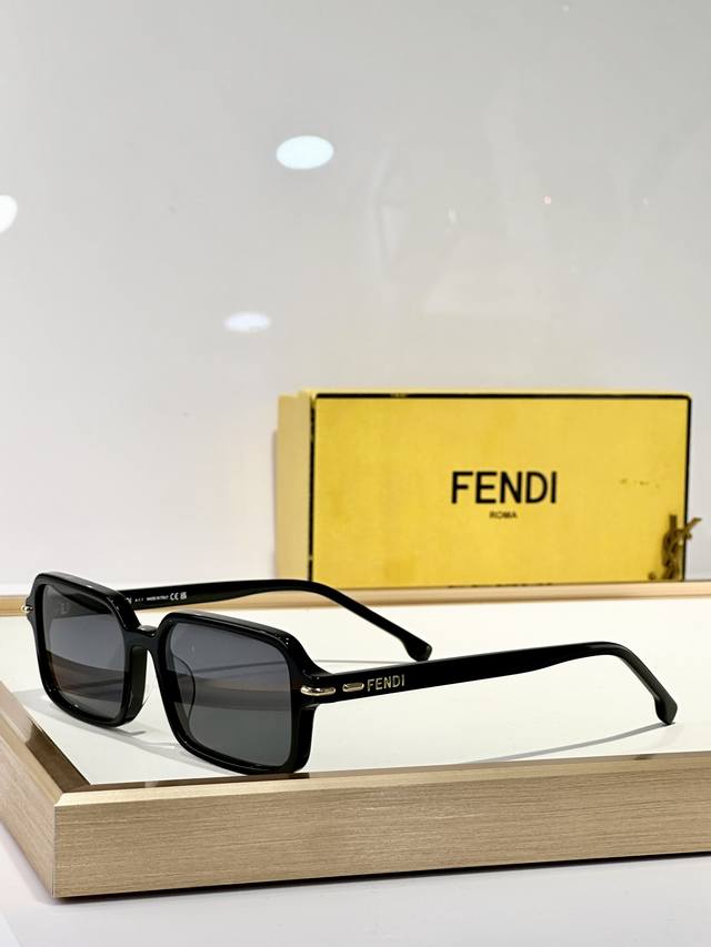 Fendi Mod：Fe40174I Size：51口17 140