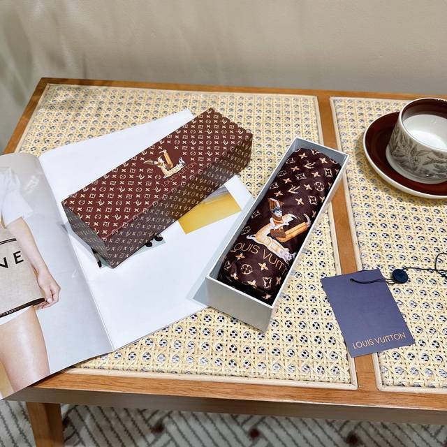 Louis Vuitton 路易威登 新款 五折手开折叠伞 超轻口袋 仅18Cm 热卖款 时尚指数爆表 无论晴天雨天使用都相当益彰 原单代工厂p级别品质 超轻铝
