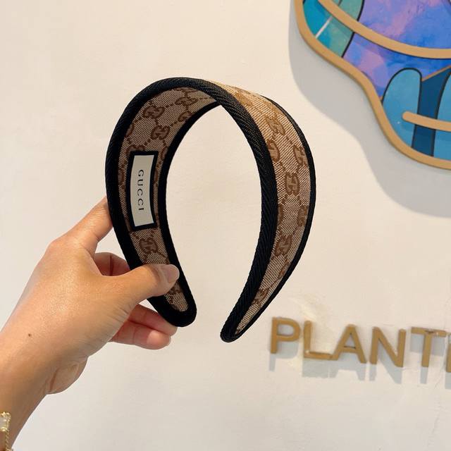 配包装 Gucci古奇 官方经典宽边新款发箍，女神外出必备单品，非常百搭，时尚潮流！