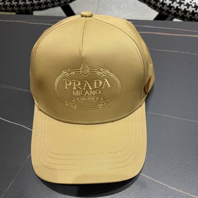 prada 普拉达 新款原单棒球帽， 1:1开模订制，做工完美，质量超赞，基础头围56，贴片可调节。