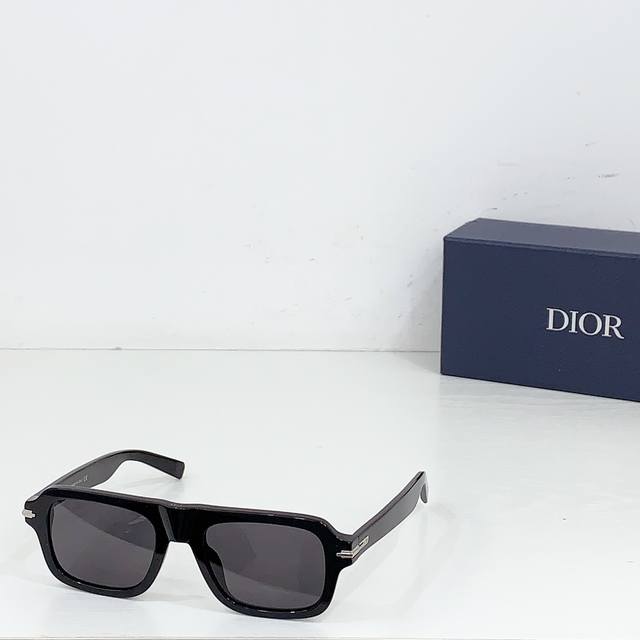 Dio* Model：Diorblacksuit N2I Size：52口20-145
