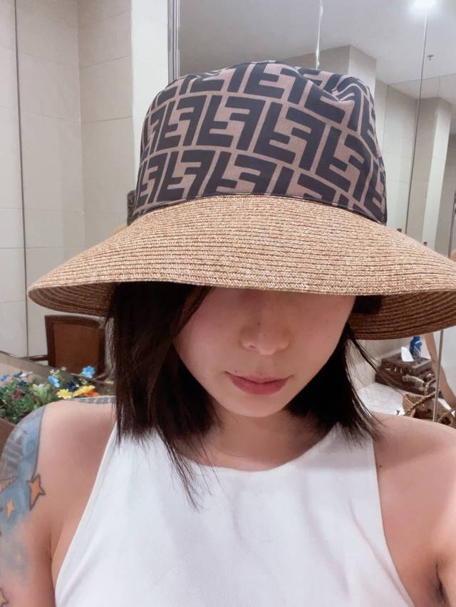 跑量 Fendi老花字母印花拼接盆帽 独家定制随意搭配，可折叠 头围55～58Cm
