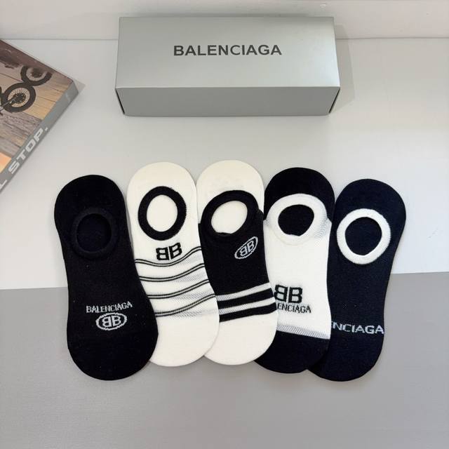 配包装 一盒5双 Balenciaga 巴黎世家 新款短筒船袜潮人必不可少的时尚袜子 ，潮流百搭款！