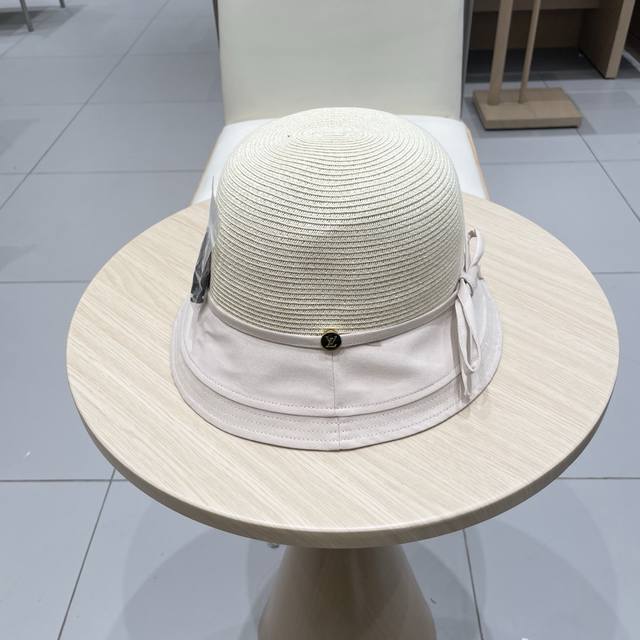 Louisvuitton夏季新款气质感女时尚拼接草帽显脸小优雅遮阳帽出游渔夫帽