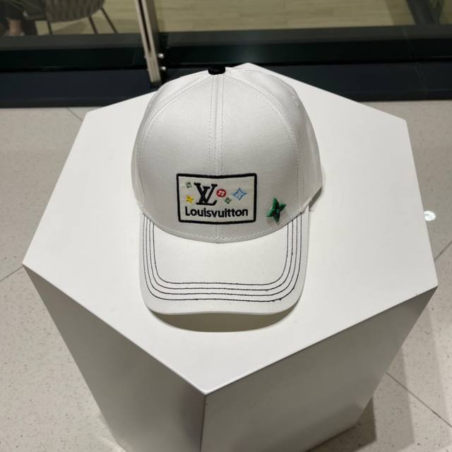 路易威登棒球帽Louisvuitton新款Lv棒球帽，重工打造完美刺绣，高端大气，百搭款男女通用！