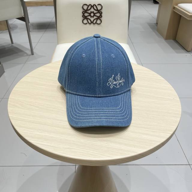 Lv路易威登 官网高版出货，经典刺绣棒球帽，四季可用，出门必备，非常显脸小
