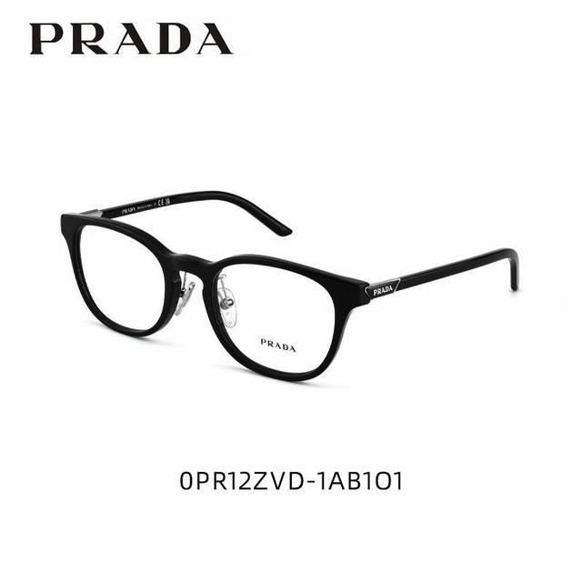 prada 普拉达 Vpr12Z 51-20-140 板材方圆框近视眼镜框 素颜的神不挑脸型主打的就是一个百搭 经典元素的金属黑标简约但不简单 板材与金属鼻托的