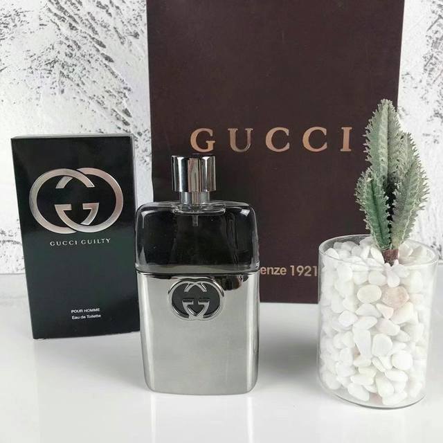 专柜品质 古驰罪爱系列香水！味道：原罪男士黑瓶90Ml，原罪女士金瓶75Ml，惹火女士黑瓶75Ml，蜜恋男士紫瓶90Ml，蜜恋女士橙瓶90Ml，原罪女士金瓶新版