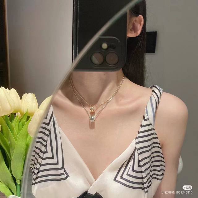 国庆出游季 Bvlgari Serpenti Viper系列头尾钻 灵蛇项链 Serpenti Viper系列融合创新与前沿设计，以超现代方式演绎宝格丽经典魅力