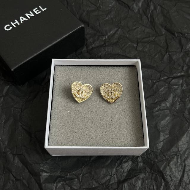 Chanel香奈儿 中古 耳钉小香家的款式真心无需多介绍每一款都超好看，精致大方，非常显气质。31