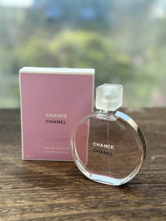 专柜品质 粉红邂逅淡香 规格 100Ml 这只粉红邂逅也被称为邂逅柔情，就如她的瓶身给人的感觉一样 很甜美 温柔 幸福洋溢 强调花香与香草的极致性感，其中特含的