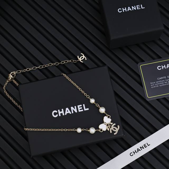 Chanel25p珐琅蝴蝶结项链 满满灵动感 甜美~佩戴率高 这一季很少女~活力俏皮可日常可正式