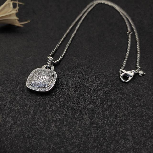 上新。David Yurman 银色18Mm四方钻满钻项链。种款式。链条粗2Mm，长度45+5Cm延迟链 编号Dyxl-085