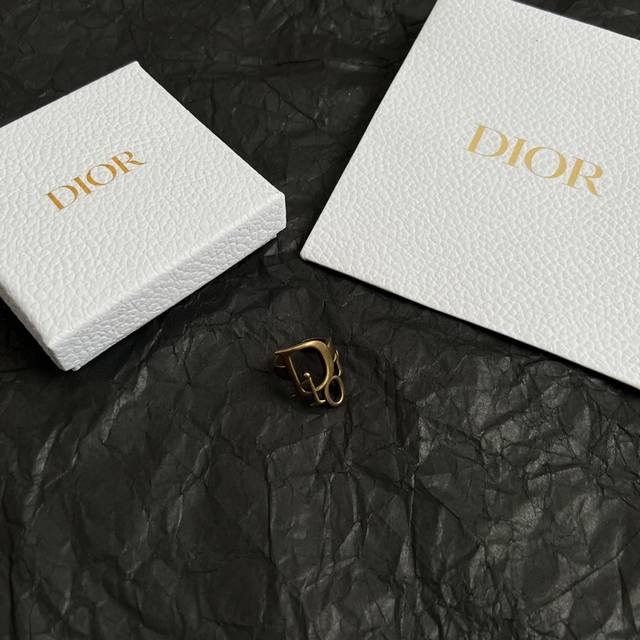 Dior 迪奥 中古 戒指 专柜一致上新 精选原版一致 黄铜材质 甜美气质高雅。