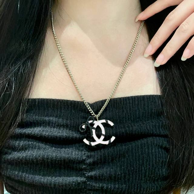 香奈儿蝴蝶结双C项链