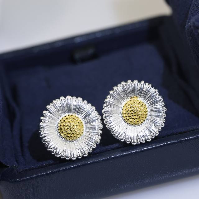 雏菊耳钉 布契拉提 Buccellati 意大利高级珠宝品牌 复古宫廷风耳钉亚金材质 18K厚金分色电镀 高品质 布契拉提耳钉 太阳花耳钉