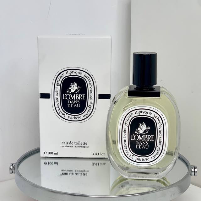 专柜品质 蒂普提克-影中之水 淡香水 Diptyquelombredansleau 香调:花香调 前调：黑醋栗叶树脂 中调：香柠檬玫瑰 后调：龙涎香麝香黑加仑叶