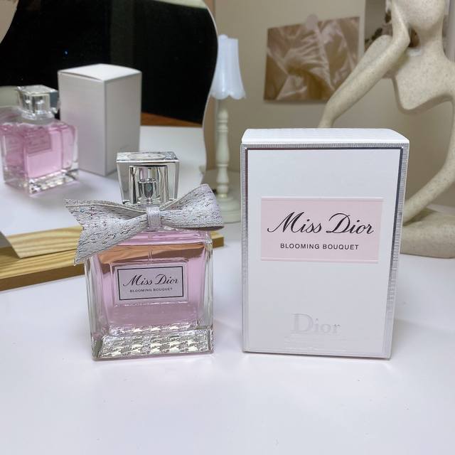 专柜品质 新款Dior迪奥Missdior迪奥高定礼服裙丝带甜心小姐女士香水 Ml 前调：意大利柑橘精华 中调：双瓣茉莉纯香 基调：印尼广藿香精华
