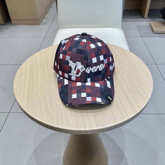路易威登Lv棒球帽 Louisvuitton新款重工打造高端大气，百搭款男女通用！