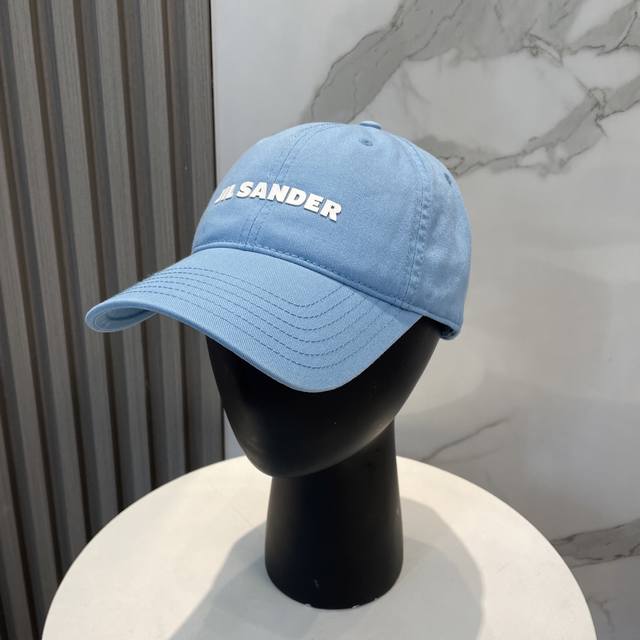 jil Sander新款棒球帽，字母纯棉棒球帽 没有繁琐的装饰，立体标志视觉感满分 色系抢眼！时尚百搭