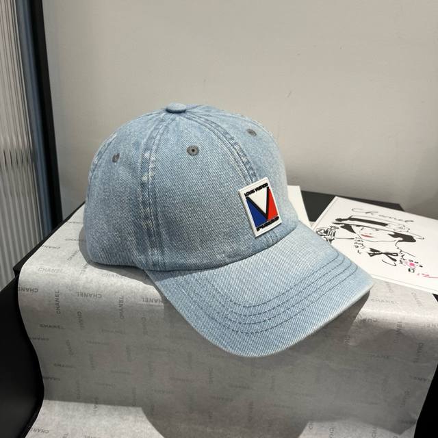 lv牛仔鸭舌帽，头围57Cm