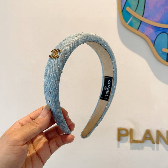 配包装 Chanel 香奈儿 高端新款牛仔布发箍，时尚头箍，网红最新款来袭时尚百搭，女神必入、多色可选！