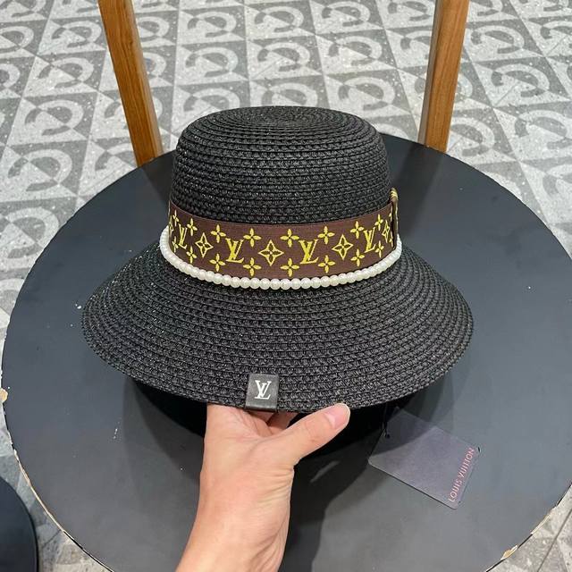 lv路易威登 新款织带度假风盆帽草帽，旅行必备，超好搭配，赶紧入手！
