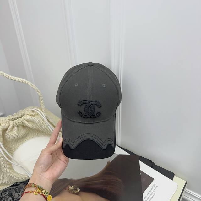 跑量 小香～新款棒球帽 硬顶帽型，线条感棒球帽！