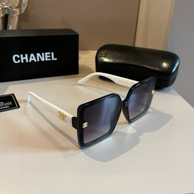 chanel香奈儿爆款爆款 小红书同款 今年火爆款 Chanel 珍珠镜腿太阳镜网红款墨镜 专柜一样 时尚太阳眼镜