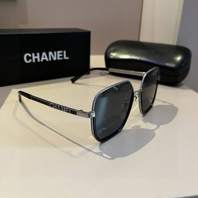 chanel太阳镜 偏光太阳镜圆脸宝看过来，超遮肉肉脸，显脸小川小香风24新款大方框墨镜百搭显瘦，巨显脸小 大脸，圆脸，肉肉脸一镜搞定