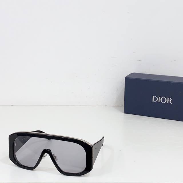 dio*Model：Diorgraphique M2Nsize：10Ao*3 140