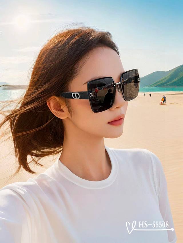 爱马仕-Hermes . 宝丽来树脂偏光镜片 . Tr90镜架轻便佩戴舒适 . Size：59-13-147， . 新款太阳镜减轻强光负担，遮挡有害光线防辐射，