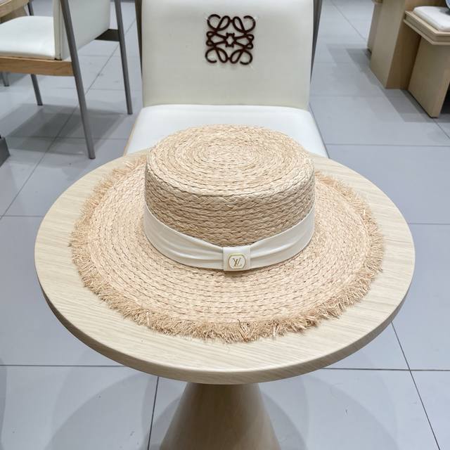 lv路易威登夏日新品帽子拉菲草平顶毛边草帽新款遮阳帽子编织遮阳帽子