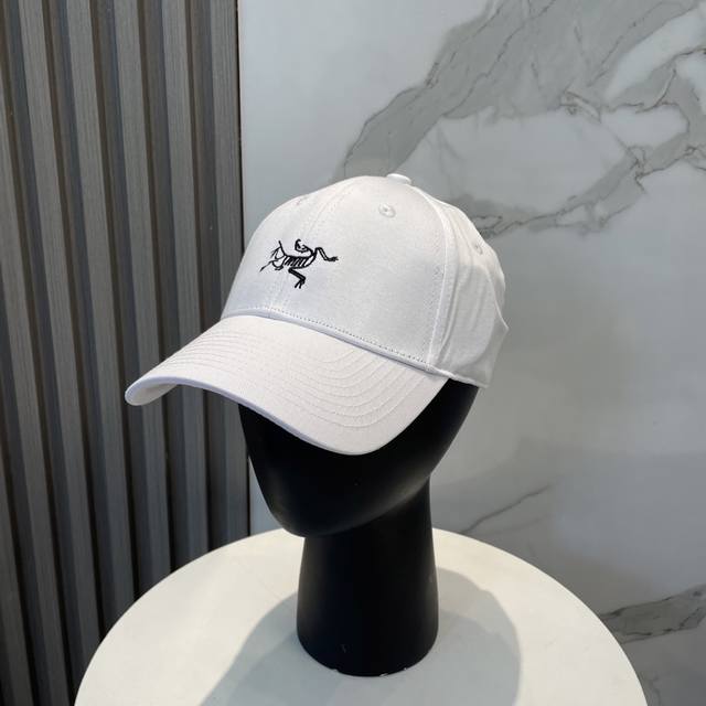 arcteryx Small Bird Hat 始祖鸟刺绣标弯檐棒球帽轻量帽子防晒帽遮阳帽情侣款Small Bird帽子四季皆宜，性能持久。适合越野跑、徒步、登