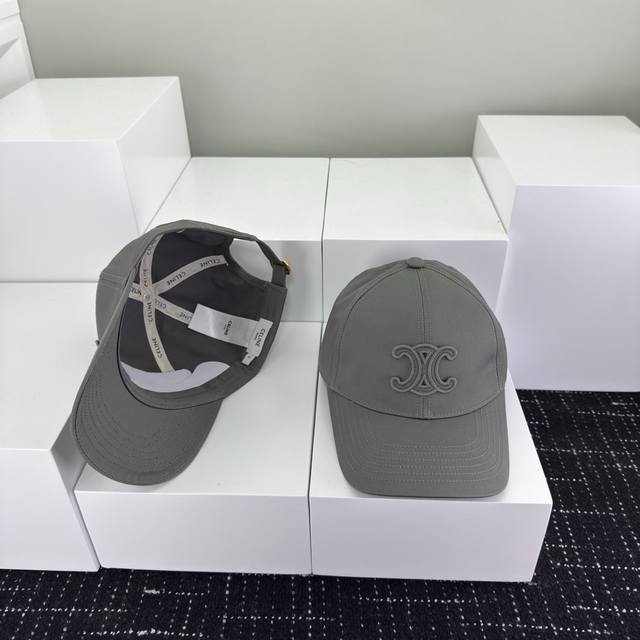 跑量 Celin 独家Zp 现货秒发开发系列 每一个小细节都是独家定制开发 面料定织定染 内里全棉织带 电镀黄铜五金 现货秒发！