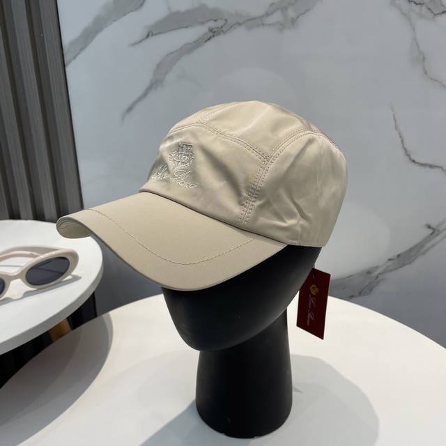 loro Piana 诺悠翩雅 专柜新款高版本棒球帽，大牌同步，超好出货！ 颜色做的太特别了～ 闭眼入 全是显白的颜色 男女同款