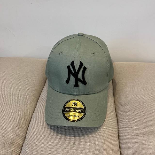 新品 专柜品质，细节就是完美 Mlb拼接新款 官网步上新Ny，代购版本 质量看细节好！