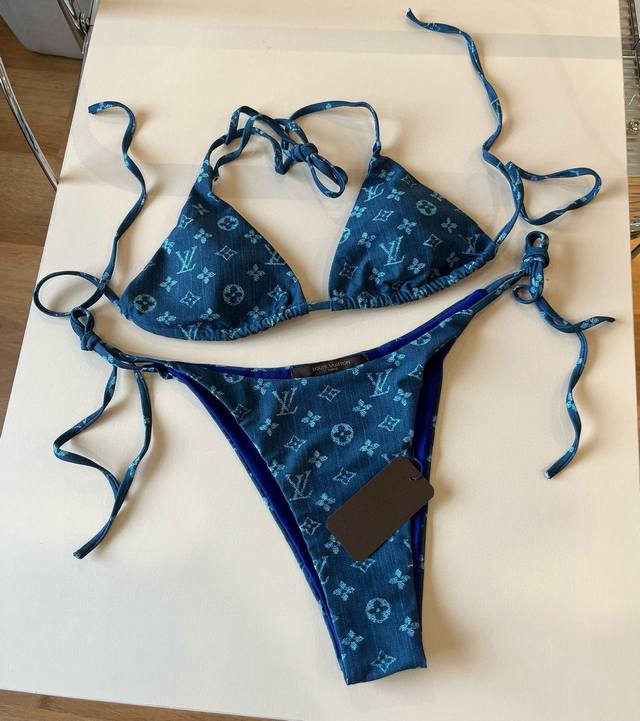 lv路易威登比基尼 上身超级棒！同步各大专柜发售，自然而然呈现时尚感！十分减龄，具有年轻活力。 码数：S M L Xl