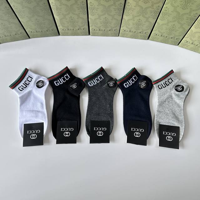 特 配包装 Gucci 古驰 新款经典中短款堆堆袜袜子！一盒五双， 专柜同步筒款袜子，大牌出街，潮人必备超好
