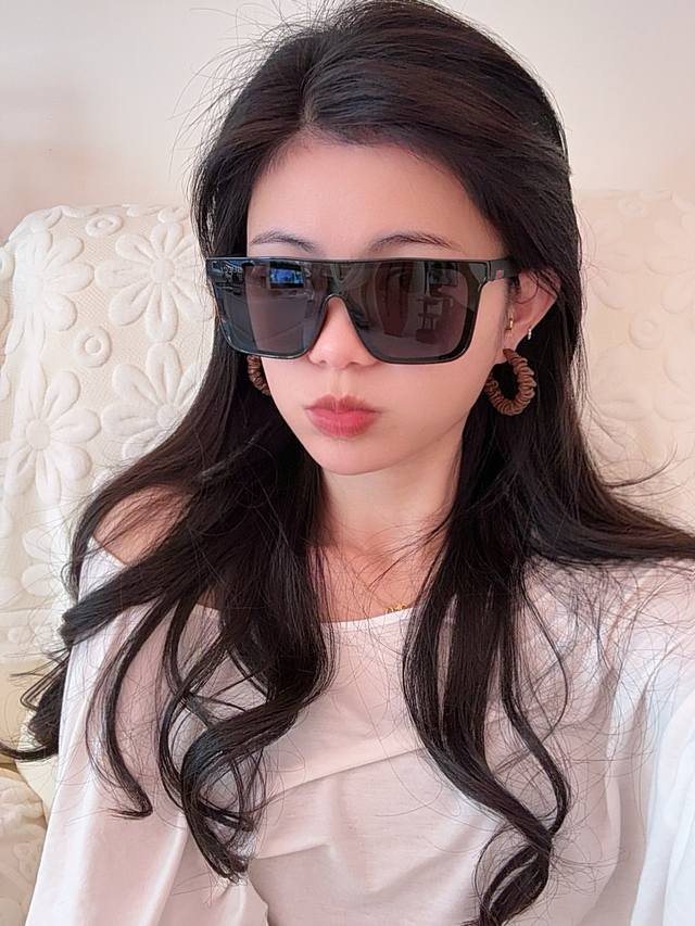 gucci 高品质男女款墨镜 开车钓鱼都可 百搭显瘦墨镜韩版男士飞行员大框司机开车防紫外线太阳镜 型号：G62101