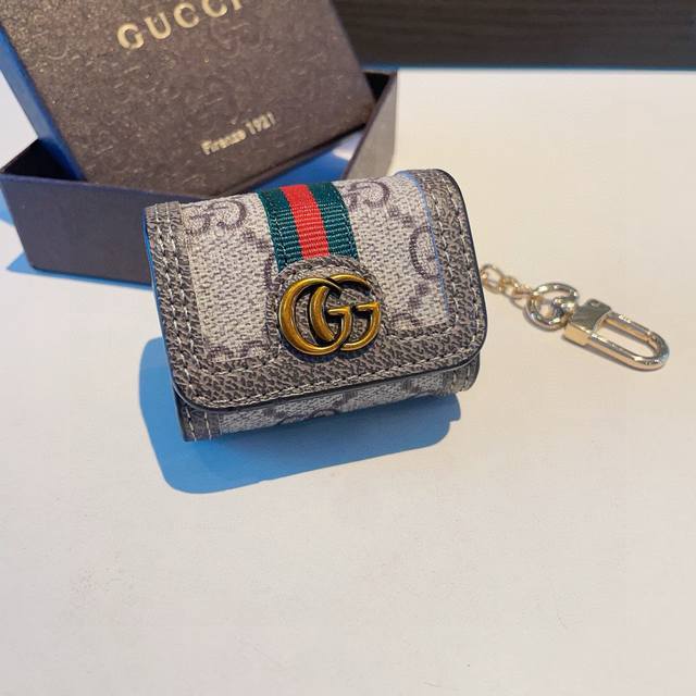 gucci古驰耳机包 经典老花原皮耳机套，钥匙扣包包挂件，一举两得！ Airpods 1 2通用款 Airpods 3 Pro