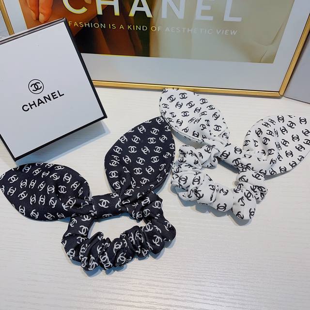 chanel小香 Chanel皮筋 专柜同款爆款兔耳朵皮筋发圈 气质百搭小仙女必入单品 宝藏款 闭眼入推荐款 单个L