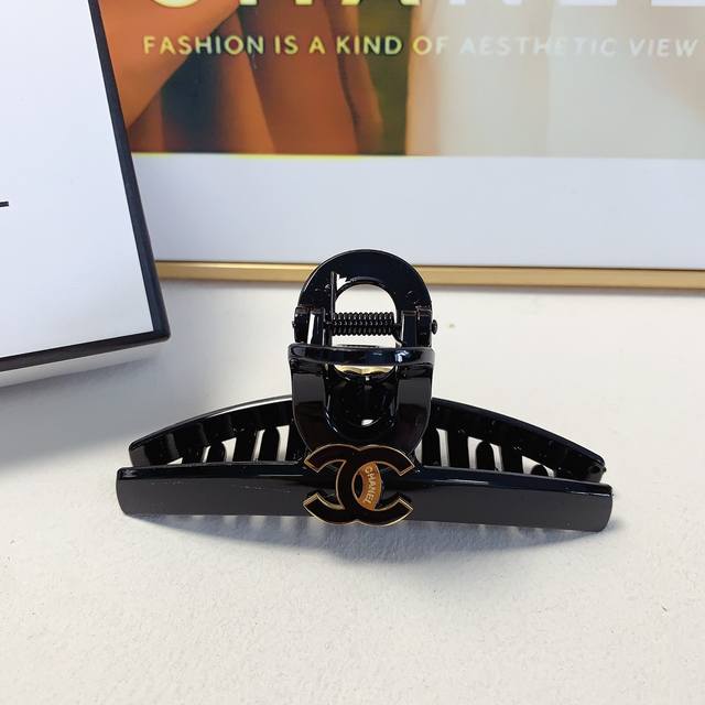 chanel小香 Chanel抓夹 新款简约钛钢Logo抓夹 气质百搭 日常精致小单品 小仙女必入单品 宝藏款 闭眼入推荐款 单个