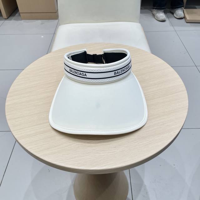 最新巴黎世家Balenciaga，空顶遮阳帽，最好品质的，休闲大方，大家自己对比哦