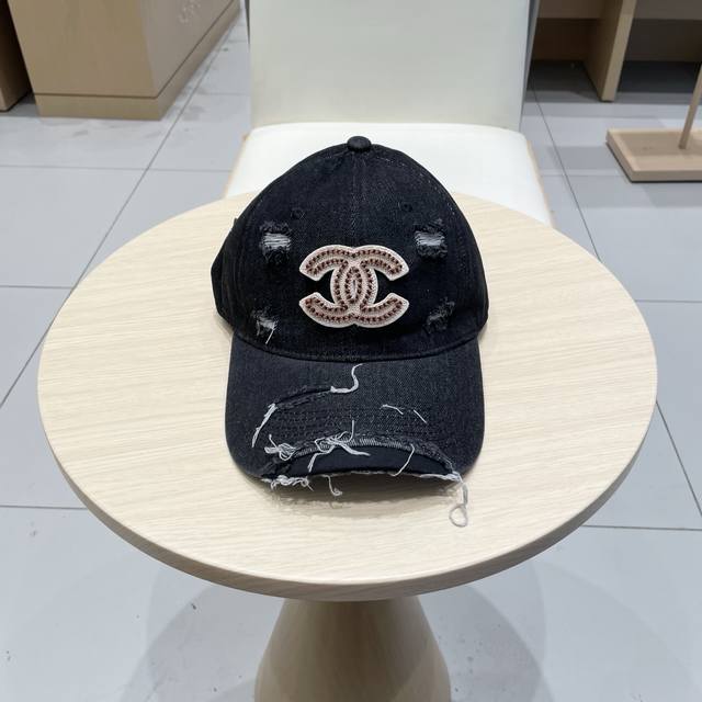 香奈儿Chanel 新品牛仔棒球帽，小香经典简约，时尚休闲设计 跑量新品