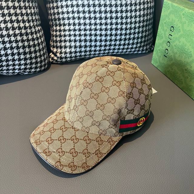 配盒子布袋，Gucci 古奇 最新原单棒球帽，双G织带。专柜1:1开模订制，最高版本，原版帆布料+头层牛皮，轻盈透气！实物拍摄，四季百搭男女适用，基础头围56，