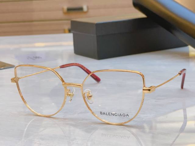 balenciag* 巴黎*世家新款太阳镜，Model：Bb0197O，Size：56口17-145