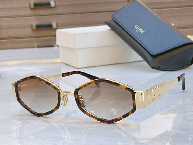 celin* 赛*琳新款太阳镜， Model:Cl40330F ，Size: 54口21-145