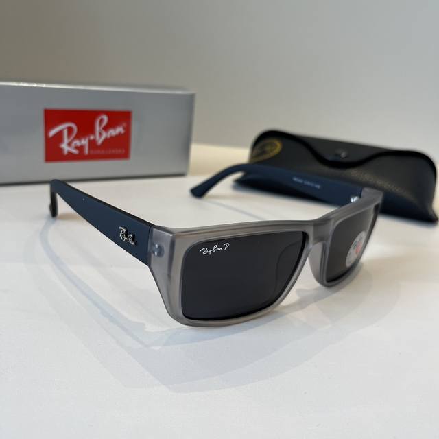 rb1541 雷朋 Rayban 作为美国空军的标志之一，深受各大明星追捧始终引领世界潮流风向标，永不落时的风格、永无止境的灵感，一直在创新，从未被超越。 此款