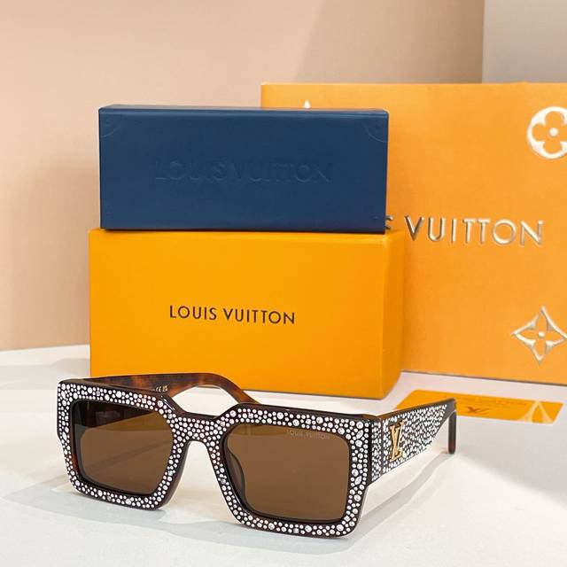 louis Vuitto*Model：Z2396E Size：53口22-145